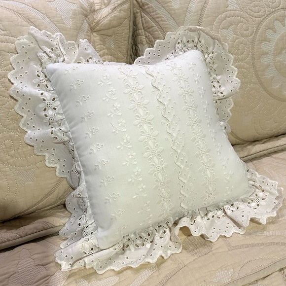 Embroidered Square White Decorative Eyelet Vintage Lace Frill Baby Accent Pillow - Picture 1 of 6